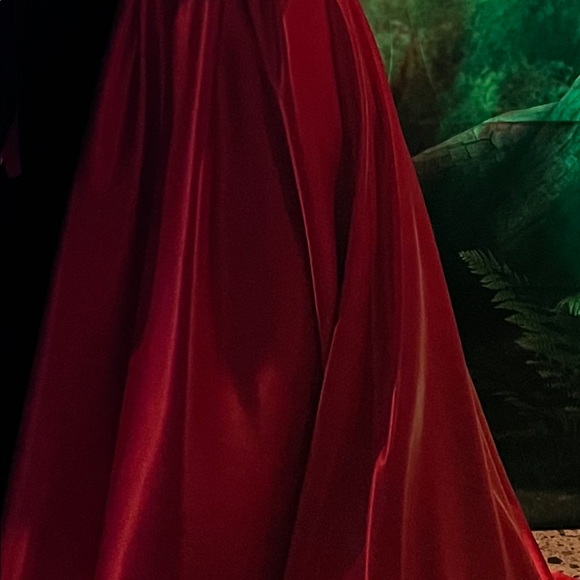 MARY'S BEAUTIFUL PROM RED DRESS CHEAP, PRETTY, GOWN, WEDDING, EVENTS !!! - Picture 6 of 6